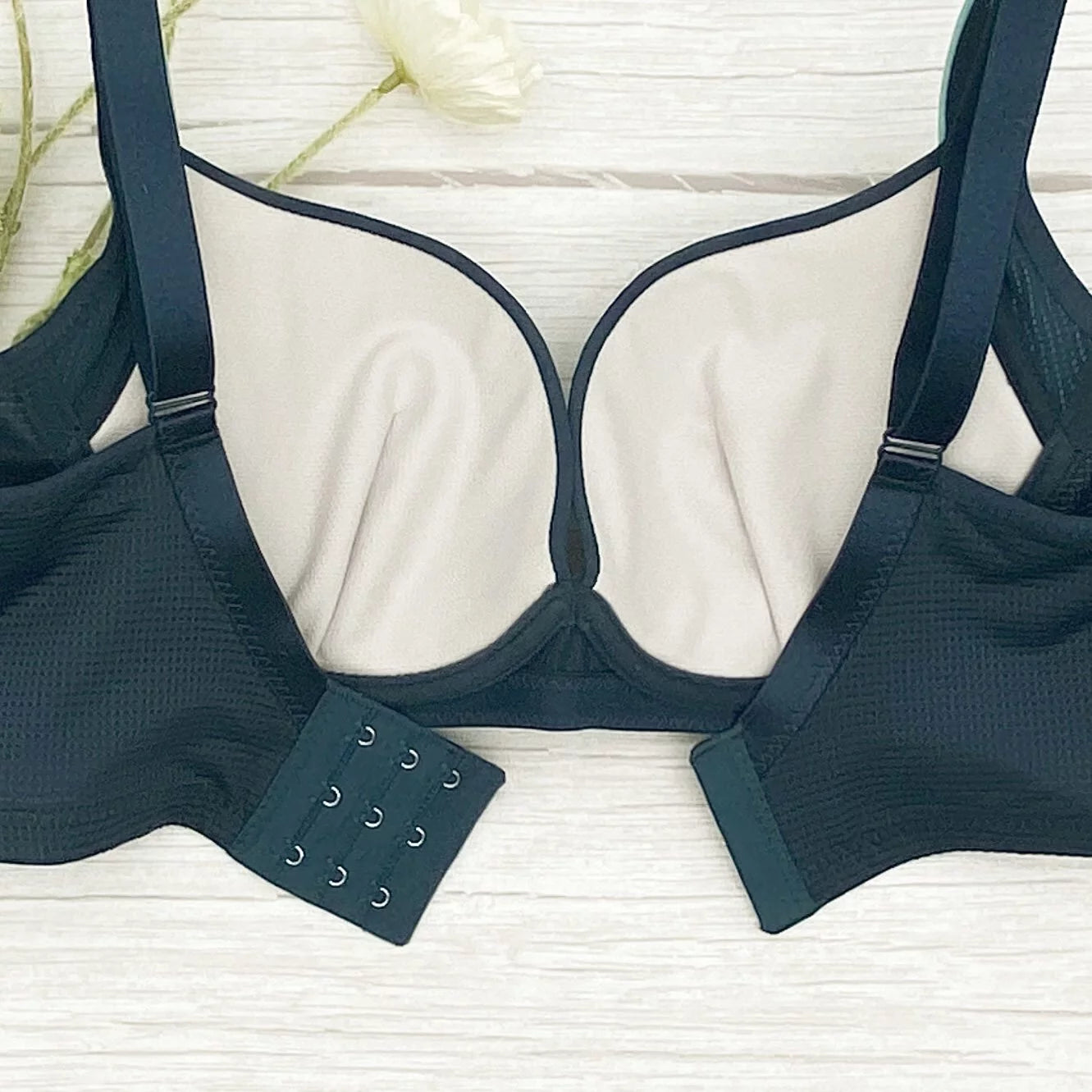 2057 無痕透氣功能內衣