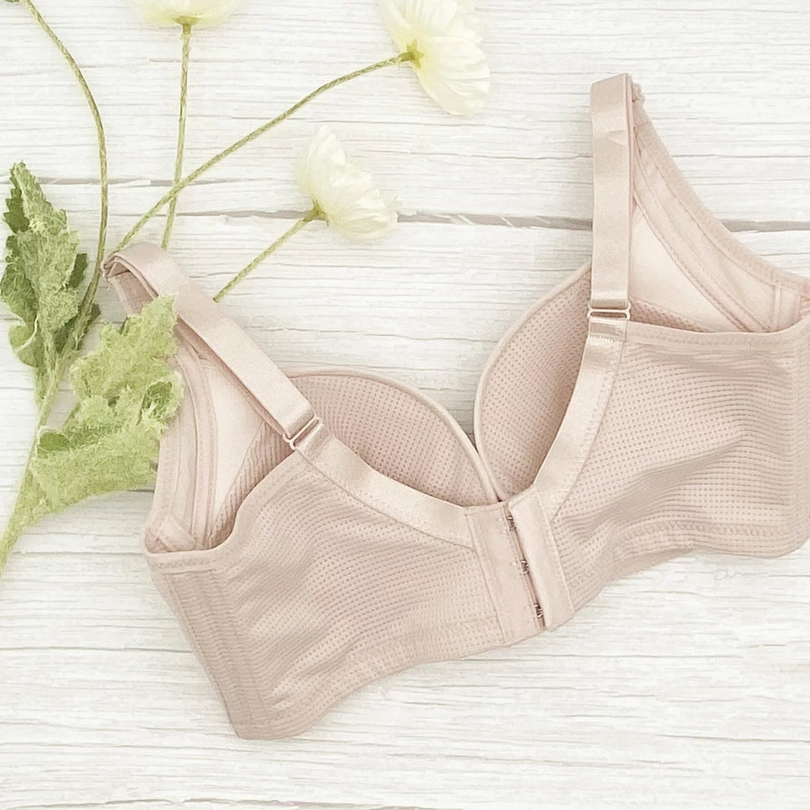 2057 無痕透氣功能內衣