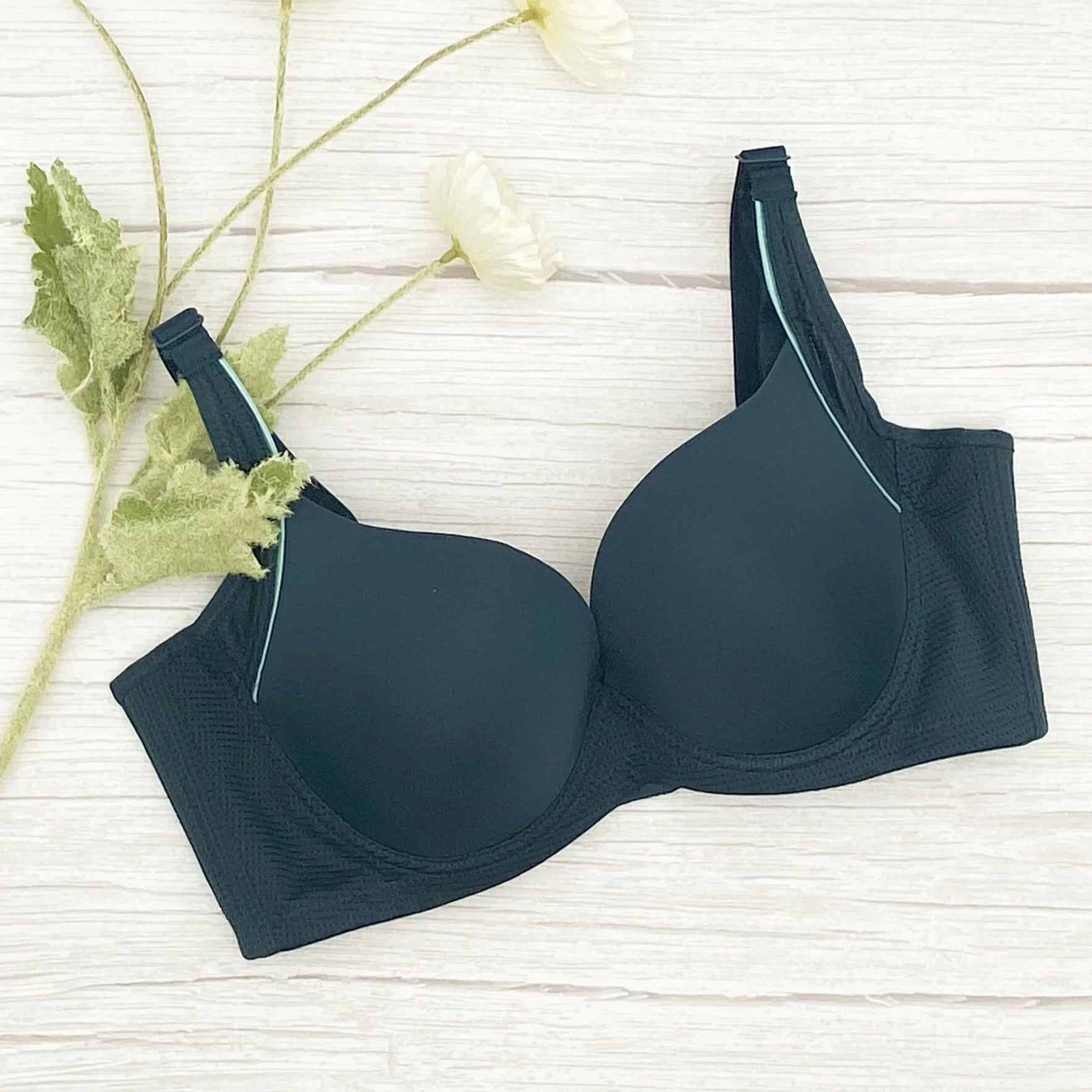 2057 無痕透氣功能內衣