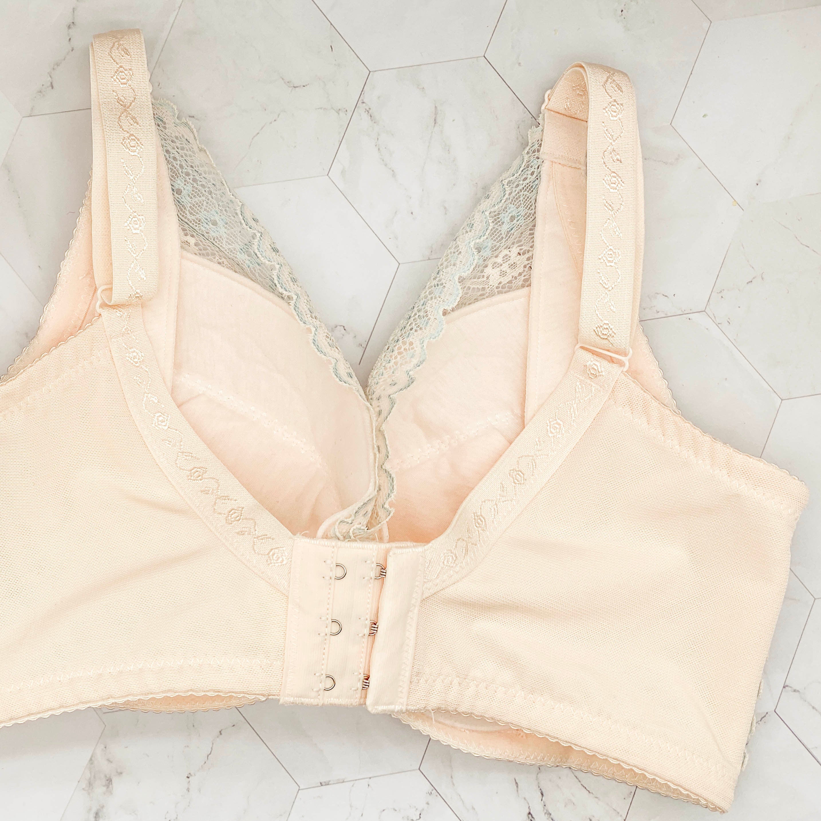 8882S - 全杯型 Deep V透氣大罩杯 (套裝)