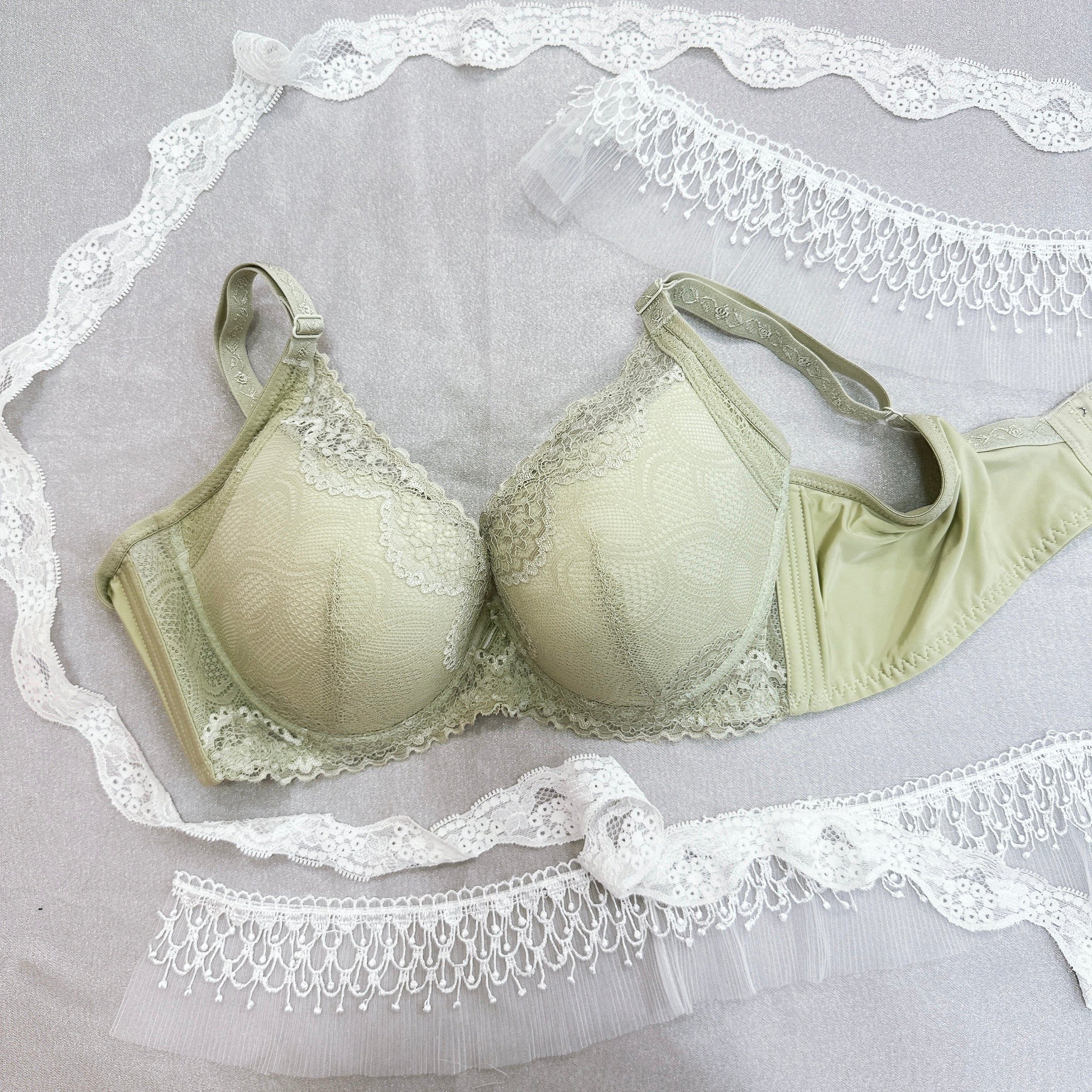 8985 - 輕柔親膚軟膠圈內衣